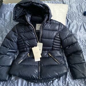 Girls puffer jacket with hood
